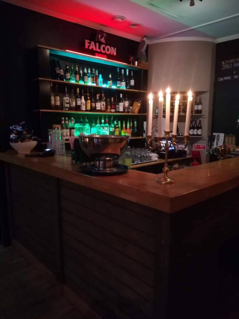 Bra drag på Åmålsborna i helgen 5 imageedit 283 8278735227 1 Baren Kupen